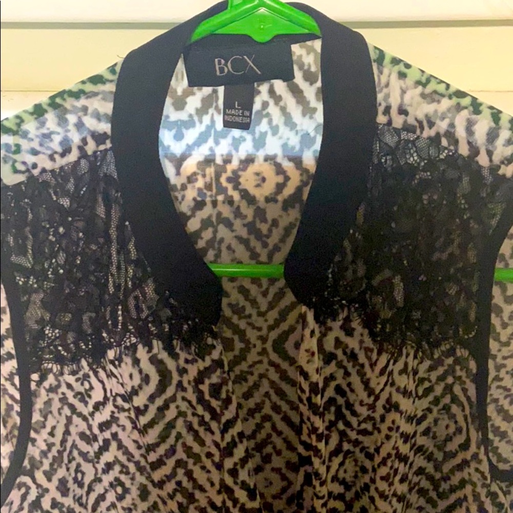 Sleeveless BCX top size L